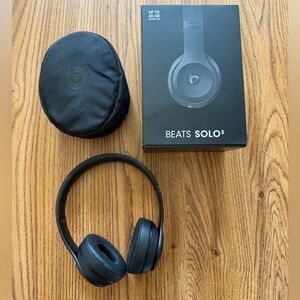 Beats by Dre Solo3 Over-Ear Headphones - Black